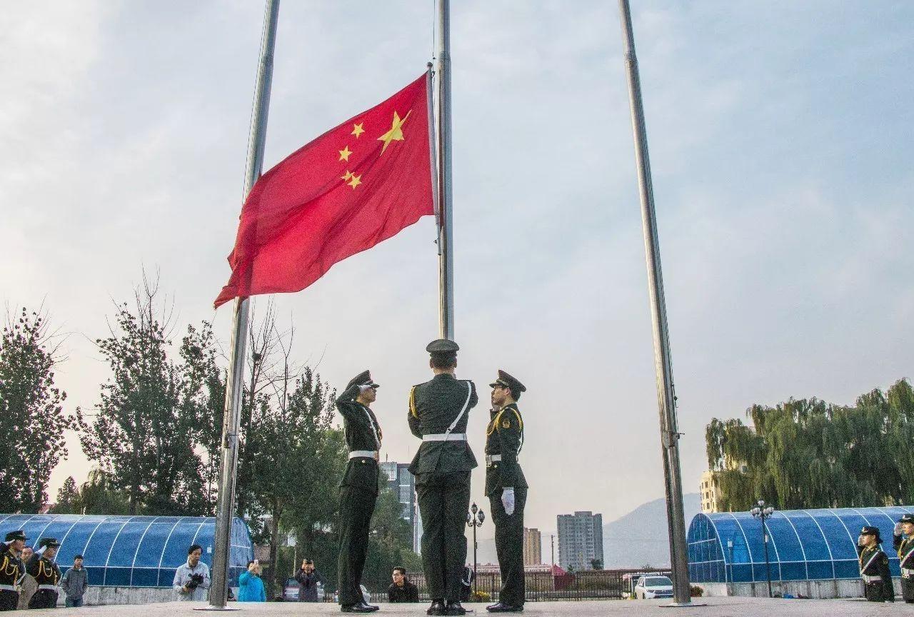 想祛痘除了涂药膏还有啥办法？