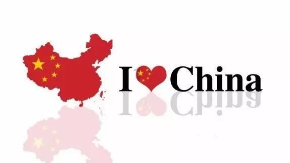 牛奶并不单纯属于寒性或温性,其属性取决于多种因素